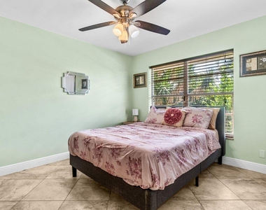 1352 Wyndcliff Drive - Photo Thumbnail 17