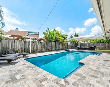 1352 Wyndcliff Drive - Photo Thumbnail 21