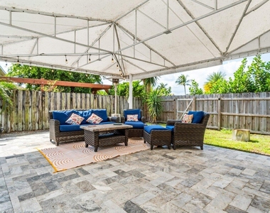 1352 Wyndcliff Drive - Photo Thumbnail 18