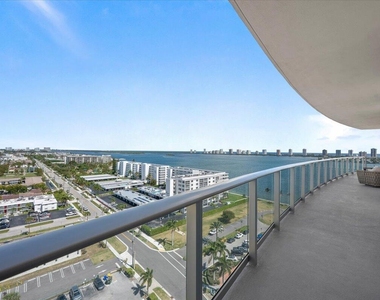 220 Lake Shore Drive - Photo Thumbnail 13