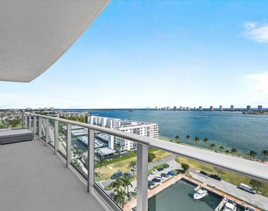220 Lake Shore Drive - Photo Thumbnail 16