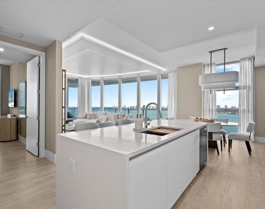 220 Lake Shore Drive - Photo Thumbnail 5