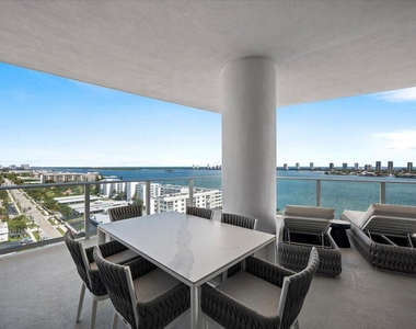 220 Lake Shore Drive - Photo Thumbnail 12
