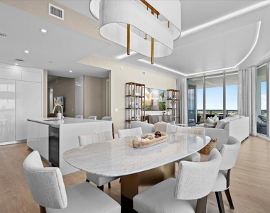 220 Lake Shore Drive - Photo Thumbnail 4