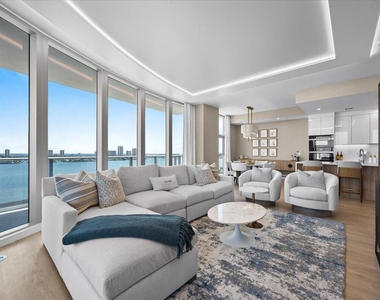 220 Lake Shore Drive - Photo Thumbnail 9