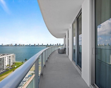 220 Lake Shore Drive - Photo Thumbnail 14