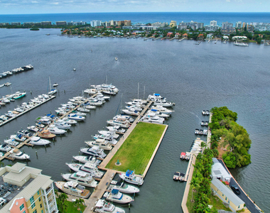 802 W Windward Way - Photo Thumbnail 4