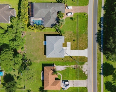 574 Nw Bayshore Boulevard - Photo Thumbnail 4