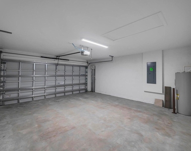 574 Nw Bayshore Boulevard - Photo Thumbnail 36