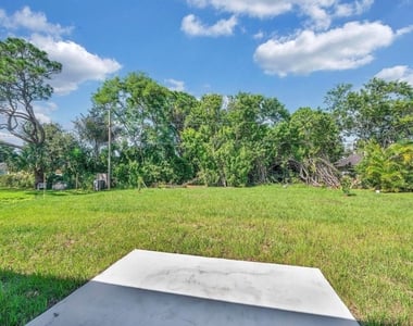 574 Nw Bayshore Boulevard - Photo Thumbnail 37