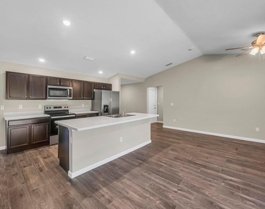 574 Nw Bayshore Boulevard - Photo Thumbnail 17