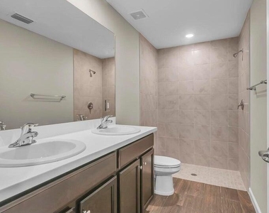 574 Nw Bayshore Boulevard - Photo Thumbnail 23