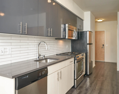 320 East Pine - Photo Thumbnail 4