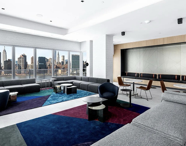 5203 Center Boulevard - Photo Thumbnail 8