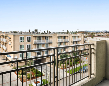10001 Venice Blvd - Photo Thumbnail 12