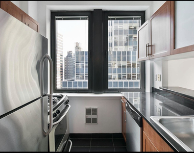 Maiden Lane - Photo Thumbnail 5