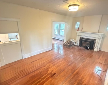 35 Starr Avenue - Photo Thumbnail 6
