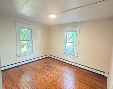 35 Starr Avenue - Photo Thumbnail 9