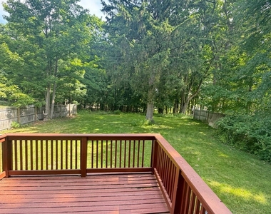 35 Starr Avenue - Photo Thumbnail 12