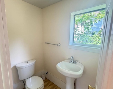 35 Starr Avenue - Photo Thumbnail 8