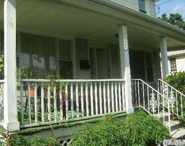 267 Schenck, Right Side Avenue - Photo Thumbnail 1
