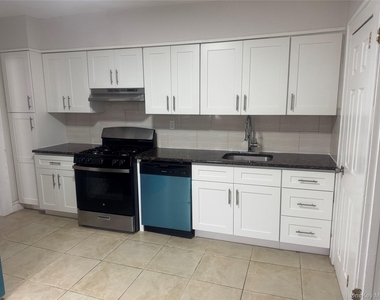 267 Schenck, Right Side Avenue - Photo Thumbnail 5