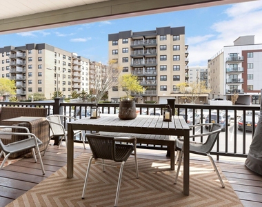 847b E Broadway - Photo Thumbnail 25