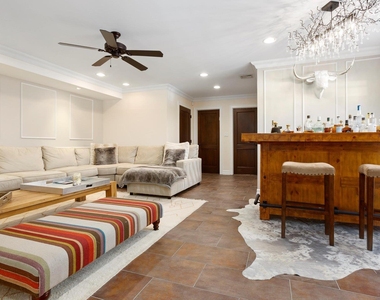 847b E Broadway - Photo Thumbnail 6