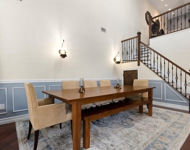847b E Broadway - Photo Thumbnail 15