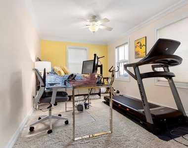 847b E Broadway - Photo Thumbnail 8