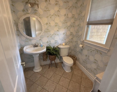 2465 Fairway Drive - Photo Thumbnail 13