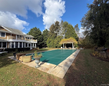 2465 Fairway Drive - Photo Thumbnail 30