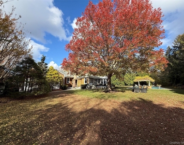 2465 Fairway Drive - Photo Thumbnail 35