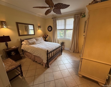 2465 Fairway Drive - Photo Thumbnail 16