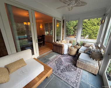 2465 Fairway Drive - Photo Thumbnail 10