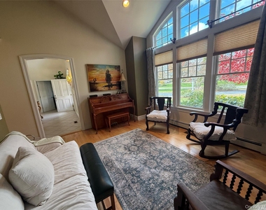 2465 Fairway Drive - Photo Thumbnail 11