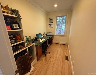 2465 Fairway Drive - Photo Thumbnail 14