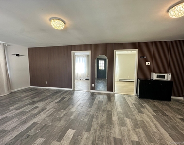 1241 Ridgebury Road - Photo Thumbnail 5
