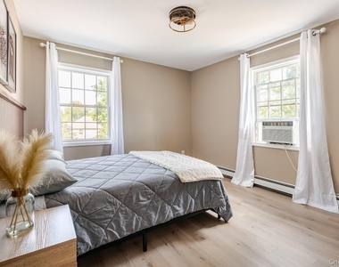 1241 Ridgebury Road - Photo Thumbnail 14