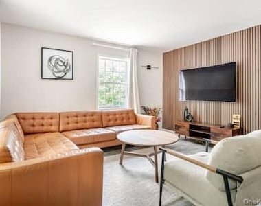 1241 Ridgebury Road - Photo Thumbnail 12