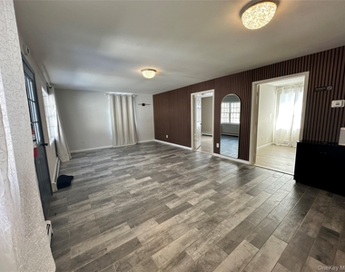 1241 Ridgebury Road - Photo Thumbnail 4