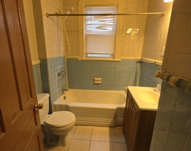 918 Delamont Avenue - Photo Thumbnail 10