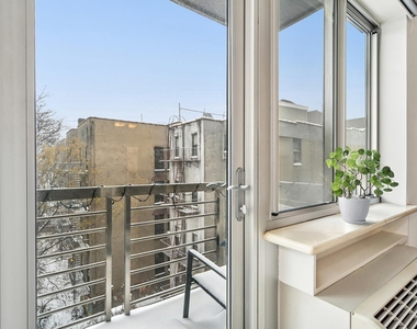 1635 Lexington Avenue - Photo Thumbnail 6
