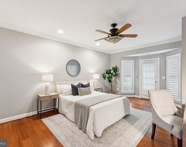7351 Nicole Marie Court - Photo Thumbnail 7