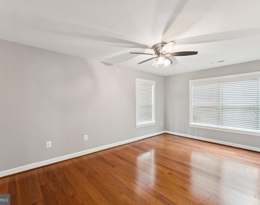 7351 Nicole Marie Court - Photo Thumbnail 17