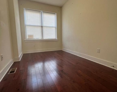1706 Arlington Street - Photo Thumbnail 6