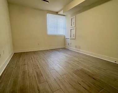 1706 Arlington Street - Photo Thumbnail 14
