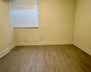 1706 Arlington Street - Photo Thumbnail 13