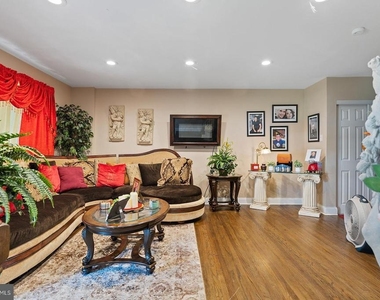 2874 Tolbut Street - Photo Thumbnail 5