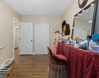 2874 Tolbut Street - Photo Thumbnail 24